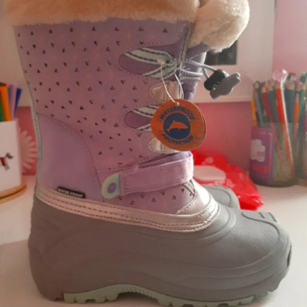 NWT Jambu KD winter boots size 2
